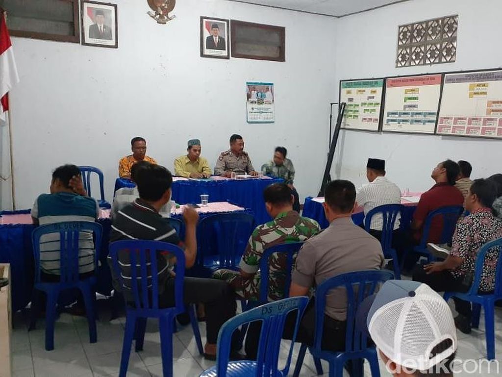 Usai Pilkades, Ratusan Pendukung 2 Cakades di Madiun Ajukan Gugatan Usai Pilkades, Ratusan Pendukung 2 Cakades di Madiun Ajukan Gugatan