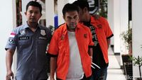Sutradara Amir Mirza Gumay Berbaju Tahanan Gegara Sabu