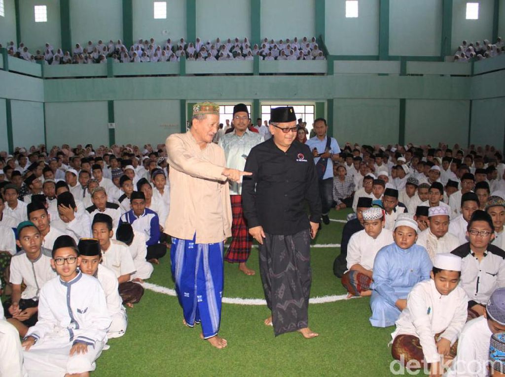 Sekjen PDIP Ucapkan Terima Kasih ke Nahdliyin karena Jaga Indonesia Raya Sekjen PDIP Ucapkan Terima Kasih ke Nahdliyin karena Jaga Indonesia Raya
