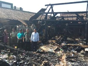 Pemkab Segera Bangun Lokasi Darurat untuk Pedagang Pasar Mungkid Pemkab Segera Bangun Lokasi Darurat untuk Pedagang Pasar Mungkid