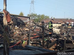 Suasana Pagi Pasar Mungkid Magelang Setelah Kebakaran