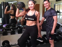 Emma Waroka Nikahi Berondong, Ini Rahasia Bodi Seksinya di Usia 44 Tahun