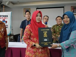 Siti Sudah Ikut Geladi Resik tapi Tak Boleh Ikut Wisuda, Kampus Minta Maaf