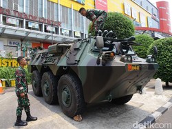 Dijaga Aparat, Begini Suasana di Glodok Jelang Pelantikan Jokowi