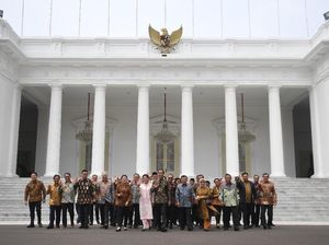 Perpisahan Kabinet, Jokowi-JK Foto-foto Bareng Menteri
