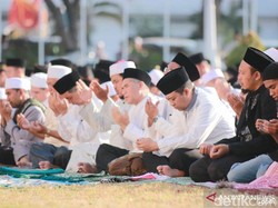 Kekeringan Landa NTB, Gubernur dan Warga Salat Minta Hujan