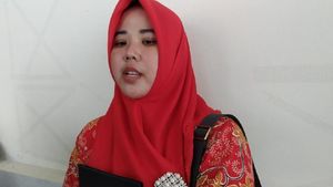 Potret Siti yang Sudah Dapat Toga-Ikut Gladi Resik Tapi Tak Boleh Ikut Wisuda