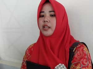 Kisah Pilu Siti Sudah Gladi Resik Tapi Tak Diwisuda Kisah Pilu Siti Sudah Gladi Resik Tapi Tak Diwisuda