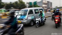 Asyik! Keliling Jakarta Naik Angkot AC