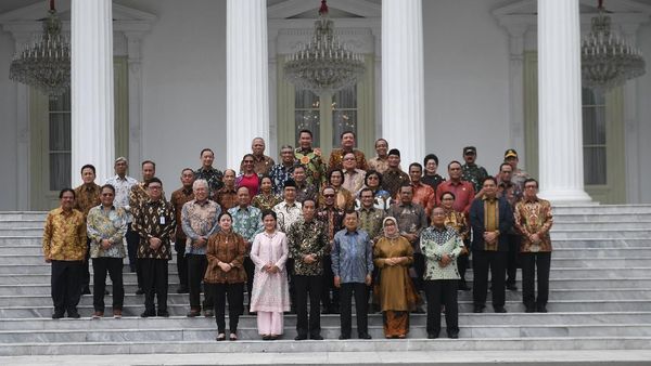 Jokowi Foto Bareng JK hingga Menteri Kabinet Kerja di Istana