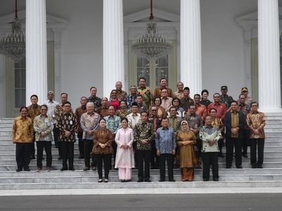 Jokowi Foto Bareng JK hingga Menteri Kabinet Kerja di Istana