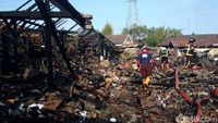 Potret Sisa-sisa Kebakaran di Pasar Mungkid Magelang