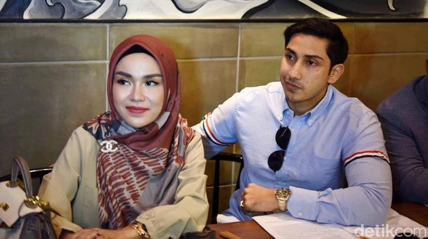 Medina Zein & Lukman Hakim