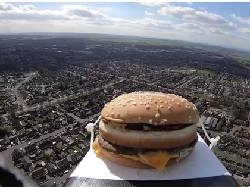 5 Kisah Pengiriman Makanan ke Luar Angkasa, dari Burger hingga Durian