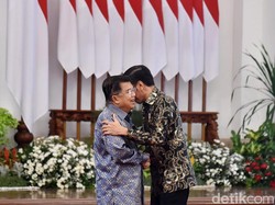 Saling Puji Jokowi dan JK di Ujung Kebersamaan