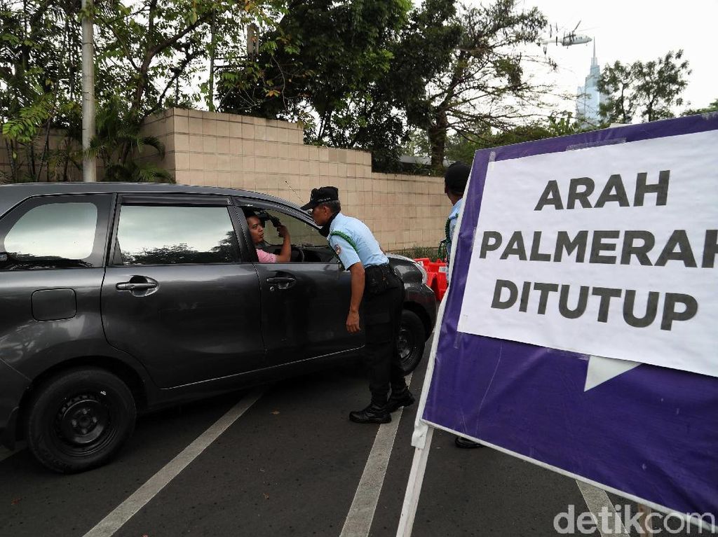 Awas Macet! Pagi Ini Ada Demo Buruh di DKI, Simak Pengalihan Lalu Lintasnya Awas Macet! Pagi Ini Ada Demo Buruh di DKI, Simak Pengalihan Lalu Lintasnya