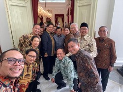 Pose di Hari Terakhir Jabatan, Jonan: Amigos Para Siempre