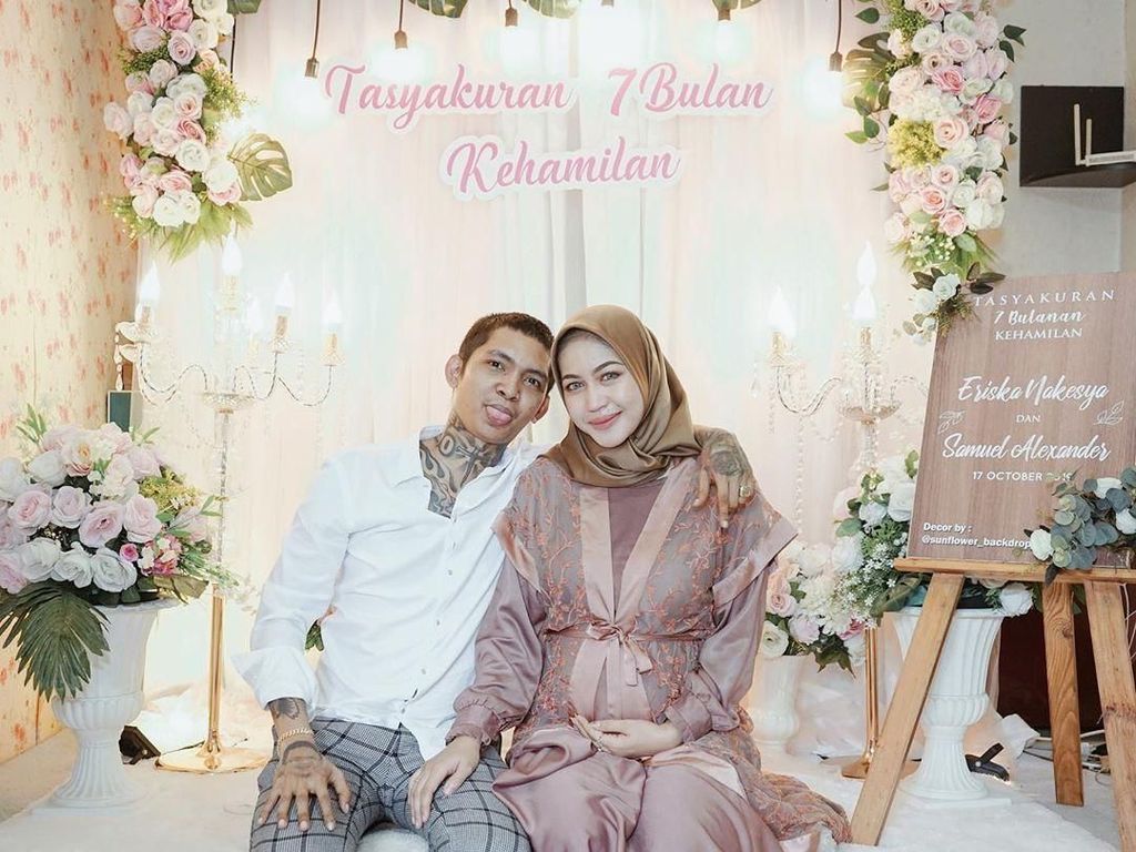 10 Momen Kulineran Eriska, Istri Young Lex yang Tengah Hamil 10 Momen Kulineran Eriska, Istri Young Lex yang Tengah Hamil
