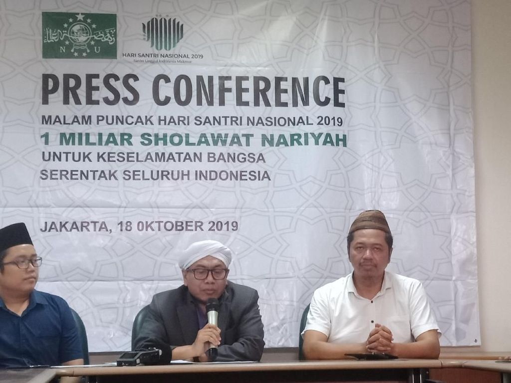 Ini Alasan PBNU Gelar 1 Miliar Sholawat Nariyah di Hari Santri Nasional Ini Alasan PBNU Gelar 1 Miliar Sholawat Nariyah di Hari Santri Nasional