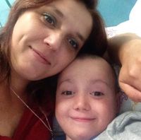 Vadim Demedyuk dan ibu/ Foto: Facebook Marta Levchenko