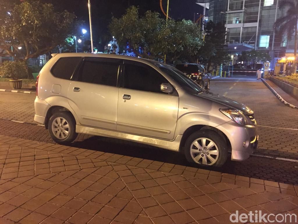 Mobil yang Seruduk Penyidik saat OTT Wali Kota Medan Disita KPK Mobil yang Seruduk Penyidik saat OTT Wali Kota Medan Disita KPK