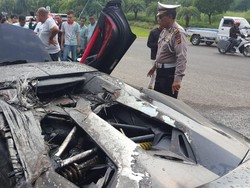 Raffi Ahmad Masih Cari Tahu Sebab Mobilnya Terbakar, karena Ban?