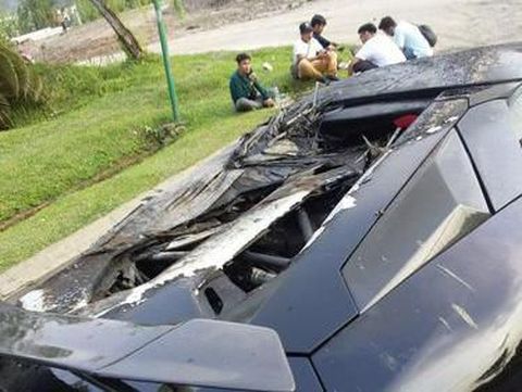 Begini Kondisi Mobil  Lamborghini Raffi  Ahmad  Usai Terbakar 