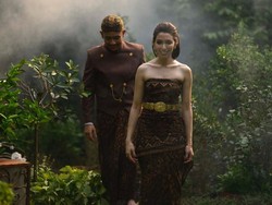 Cantiknya Della Putri Anjani Atkins, Istri Cicit Soeharto