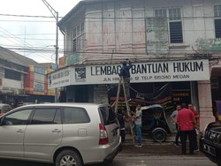 Siapa di Balik Teror Molotov di Kantor LBH Medan?
