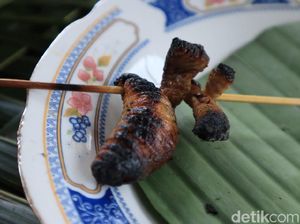 Coba Ulat Sagu, Bule Australia: Delicious!