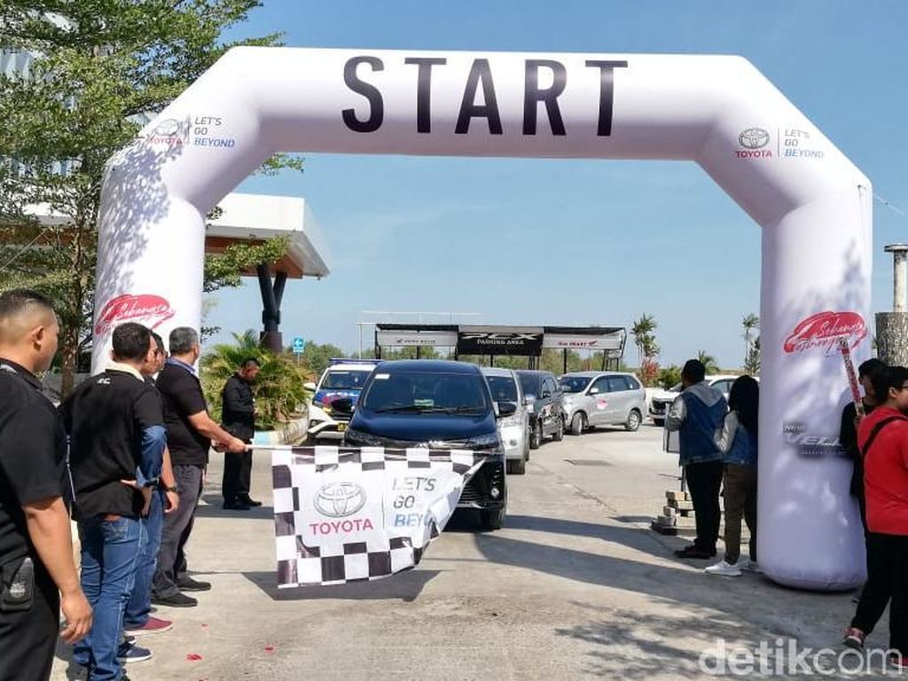 Ewako! 100 Mobil Ikuti Fun Trip Avanza-Veloz Sebangsa di Makassar Ewako! 100 Mobil Ikuti Fun Trip Avanza-Veloz Sebangsa di Makassar