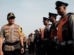Sekat Massa ke Jakarta, TNI/Polri Jaga Ketat Gerbang Tol hingga JPO
