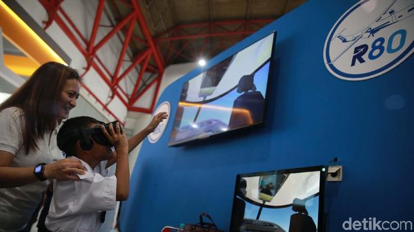 Akhir Pekan, Pengunjung Padati Orbit Habibie Festival