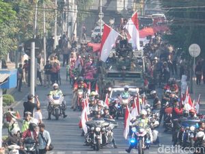 Kirab Bendera 2010 Meter Ajak Warga Surabaya Kondusif Jelang Pelantikan Presiden