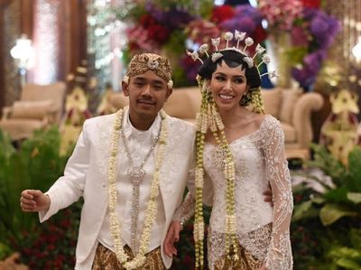 Senyum Semringah Cicit Soeharto di Resepsi Pernikahan