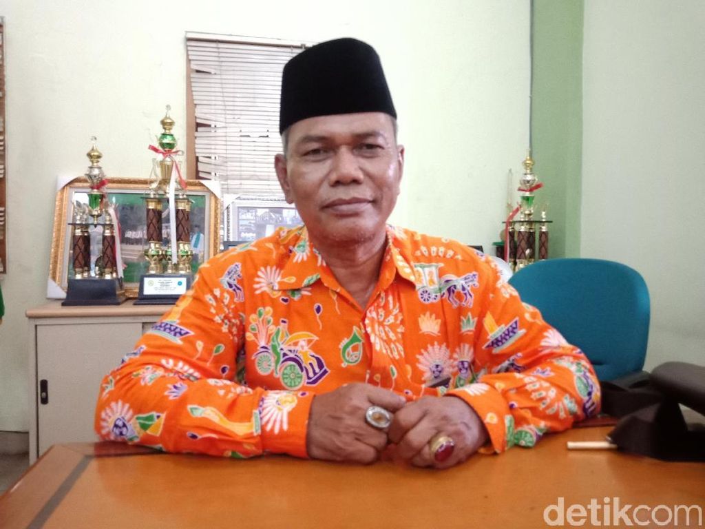 Warga DKI Diminta Takbir 5 Orang di Masjid secara Bergantian Warga DKI Diminta Takbir 5 Orang di Masjid secara Bergantian