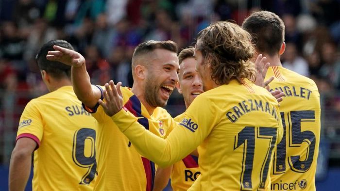 Barcelona ke puncak klasemen LaLiga usai kalahkan Eibar 3-0 (REUTERS/Vincent West)