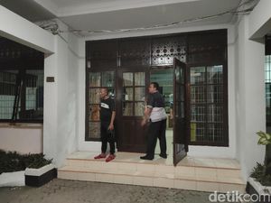 Geledah Kantor Dinas PU Medan, KPK Bawa Kardus-Koper Geledah Kantor Dinas PU Medan, KPK Bawa Kardus-Koper