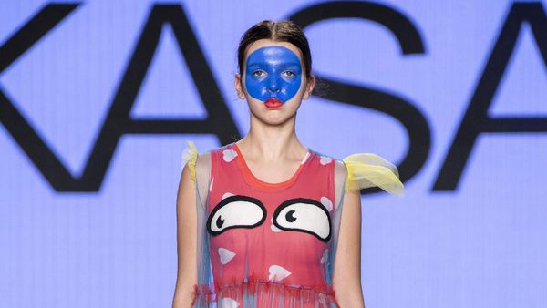 Baju Unik Bertema Autisme Karya Diana Rikasari di Pekan Mode Kanada