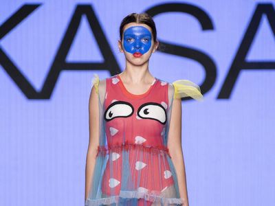 Baju Unik Bertema Autisme Karya Diana Rikasari di Pekan Mode Kanada