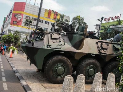 Penjagaan TNI di Pusat Ekonomi Jelang Pelantikan Presiden