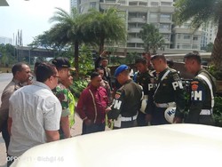 Pemilik-Pengemudi Mobil B 1 RI Berisi Parang Digiring ke Polda Metro