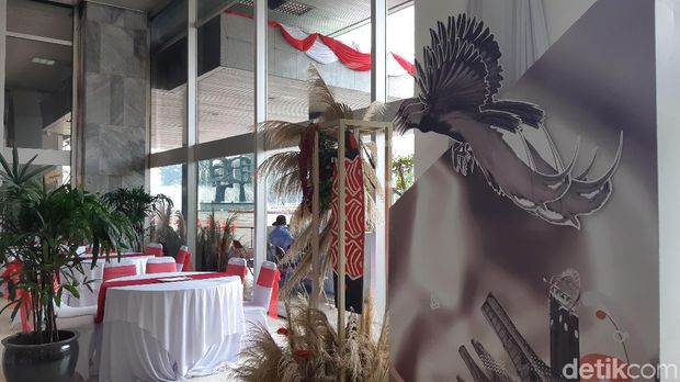 Dekorasi Khas Indonesia Timur Hiasi Lobi Gedung Nusantara III DPR
