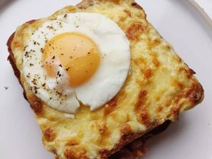 Siapa Mau? Sarapan Cheese Toast yang  Mulur Gurih Ini