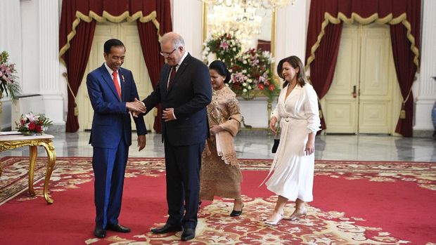 Jokowi saat menerima PM Australia di Istana Merdeka. (