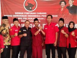 PDIP Surabaya Syukuran Pelantikan Presiden dengan 7 Tumpeng
