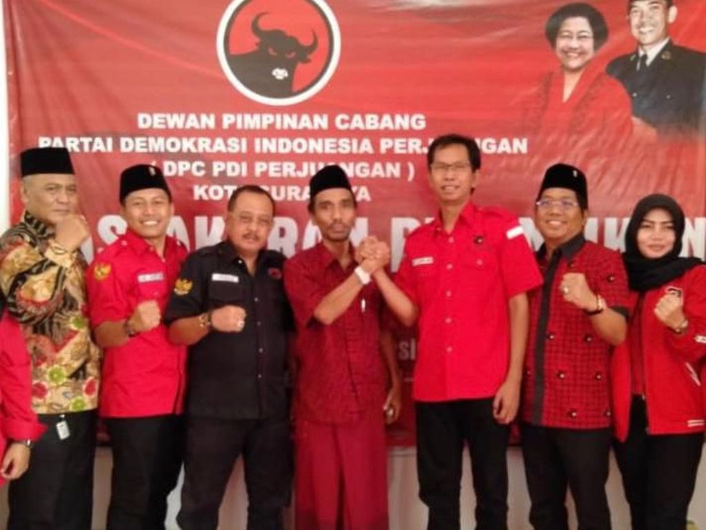 PDIP Surabaya Syukuran Pelantikan Presiden dengan 7 Tumpeng