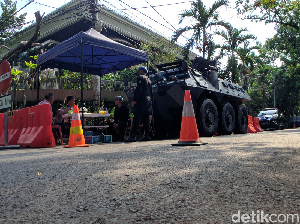 Rumah Maruf Amin Dijaga Ketat Jelang Pelantikan, Panser Anoa Siaga