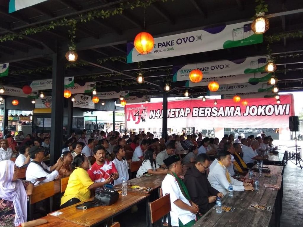 Relawan di Medan Gelar Nobar Pelantikan Jokowi-Maruf