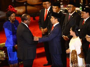 Momen Pejabat Negara Sahabat Sapa Jokowi-Maruf Usai Pelantikan